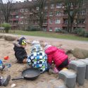 Unser Spielplatz gegenüber