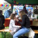 Die Kita bietet Kinderschminken an - Sommerfest der Stiftung Anscharhöhe